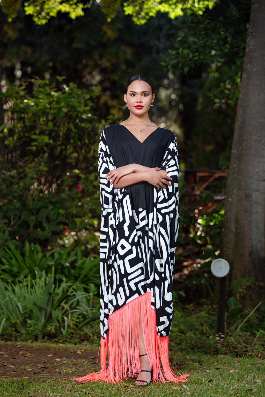 The Bubu Tassle B&W-Item