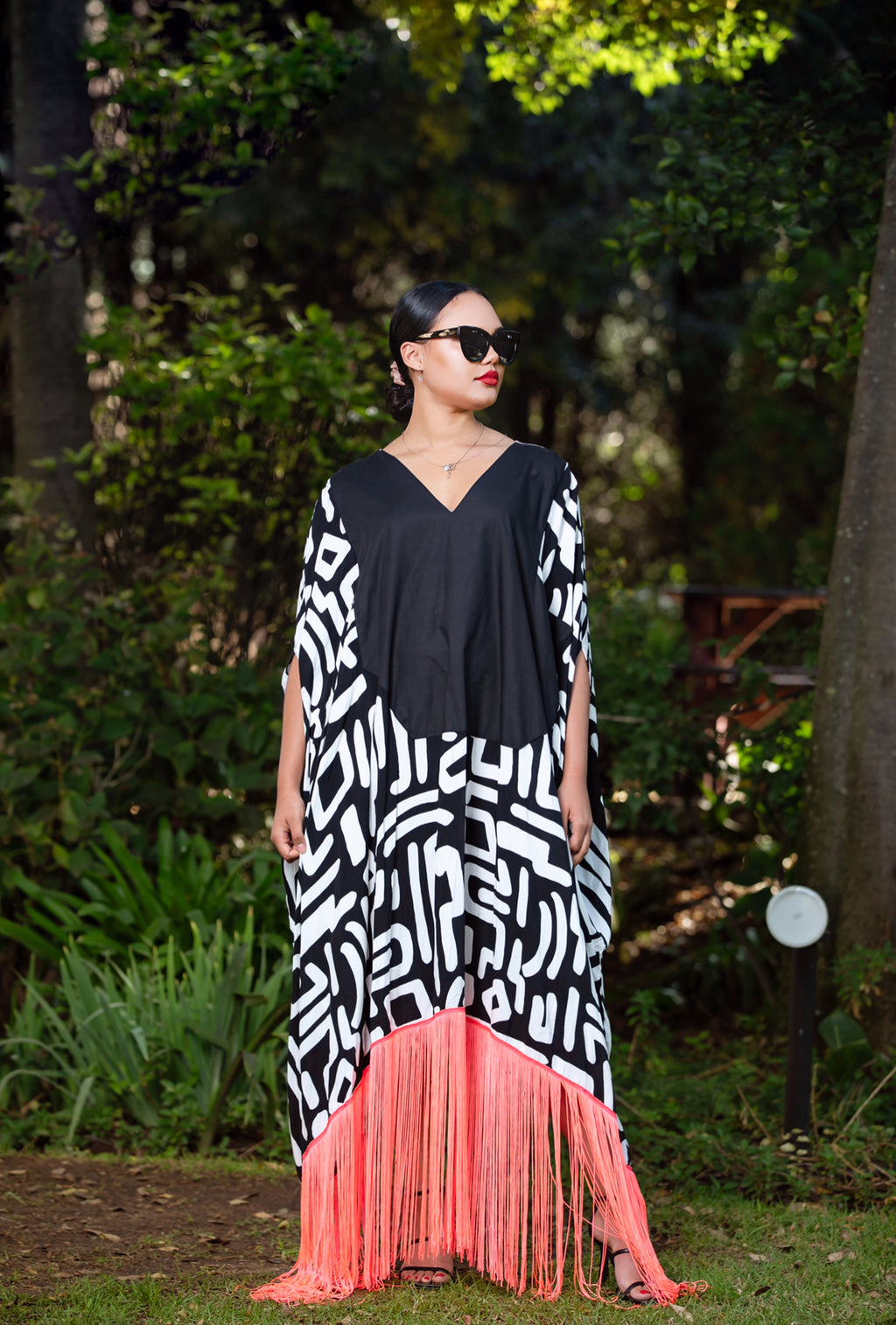 The Bubu Tassle B&W-Item